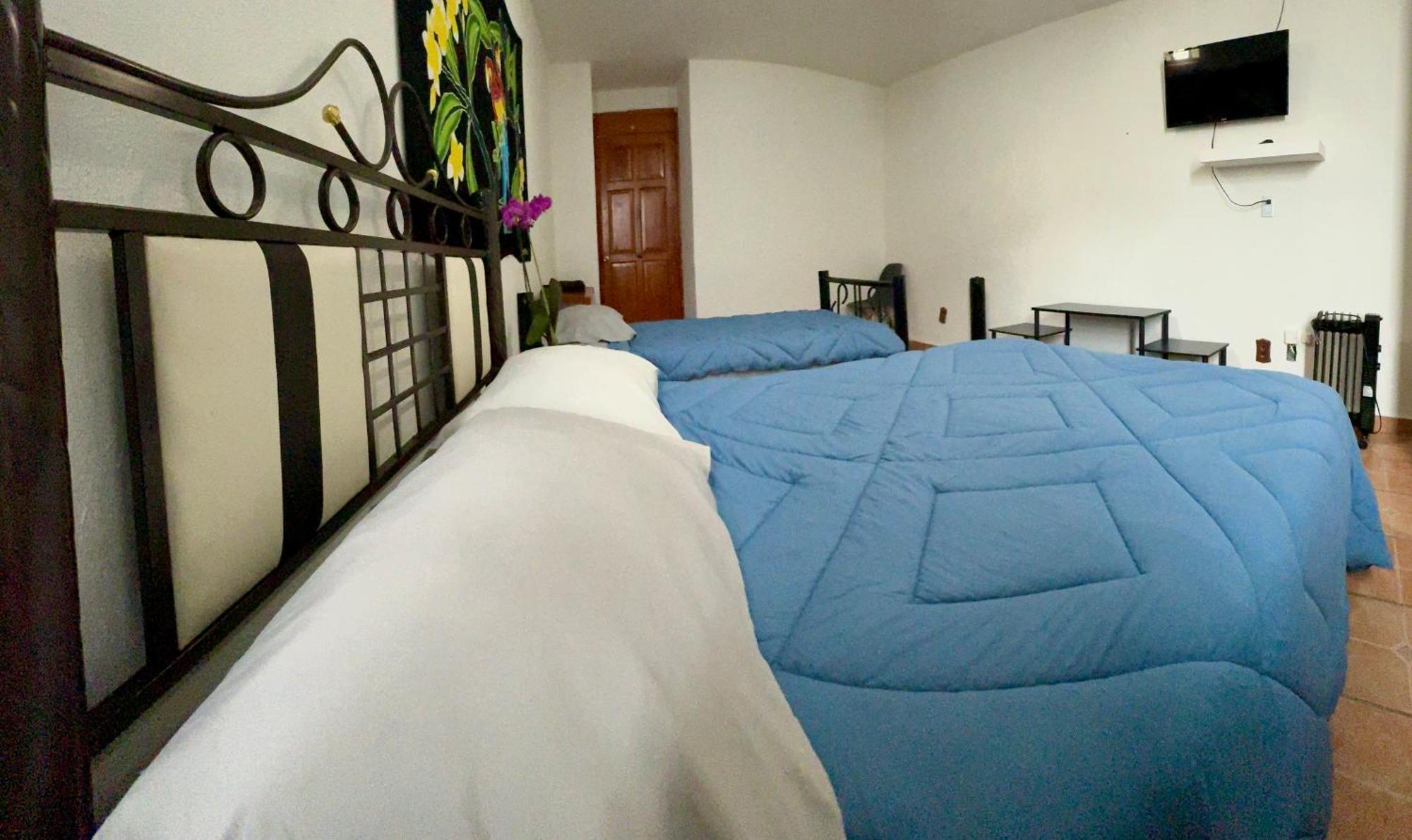 Pura Vida! Ciudad Hidalgo Bed & Breakfast Exterior photo